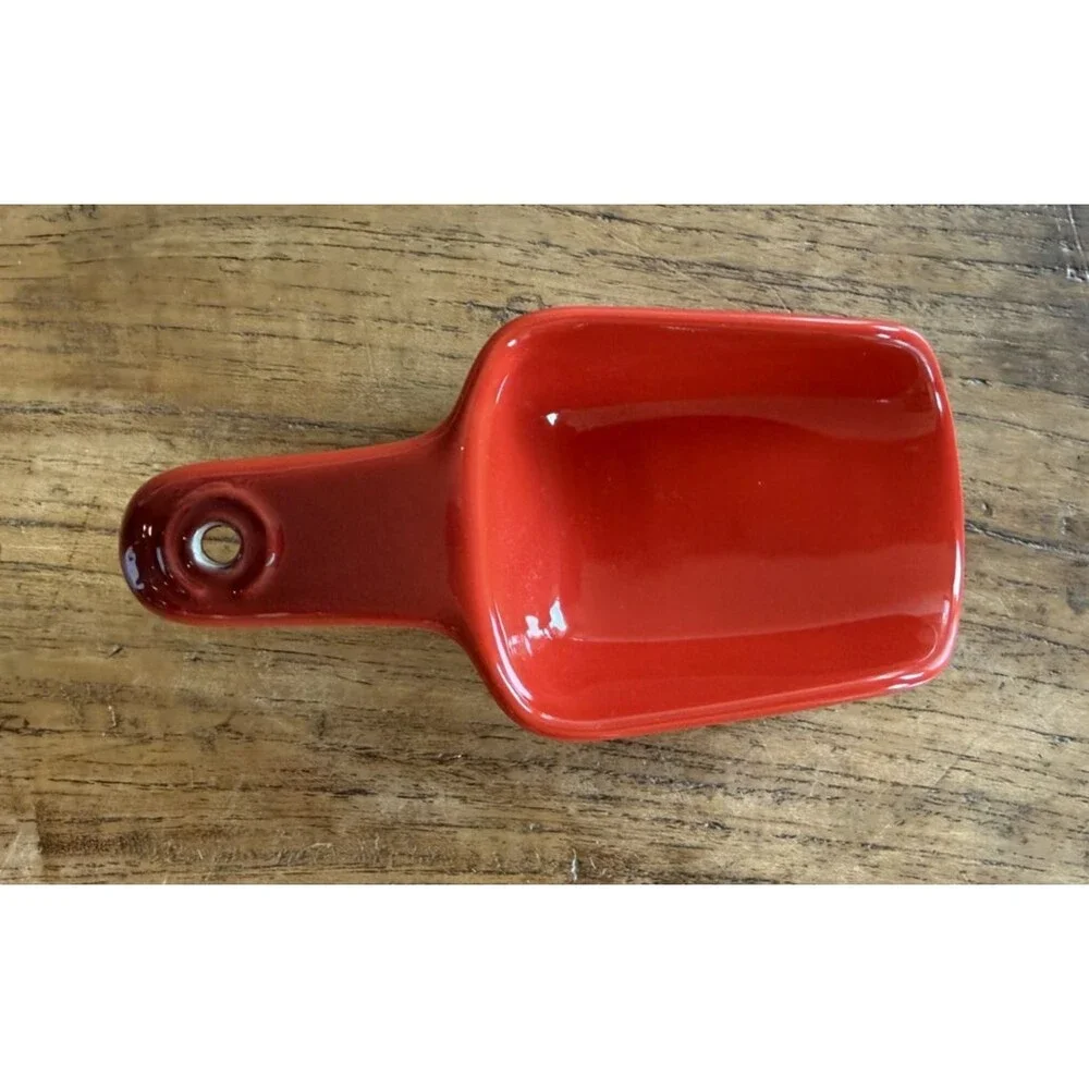 Le Creuset Stoneware Pet Food Storage Container Jar w/ Lid Scoop Cerise Red NEW